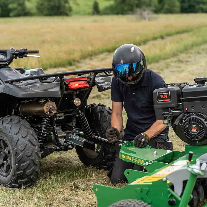 Kosiarka ATV 150 z klapą Briggs and stratton 13,5 KM 